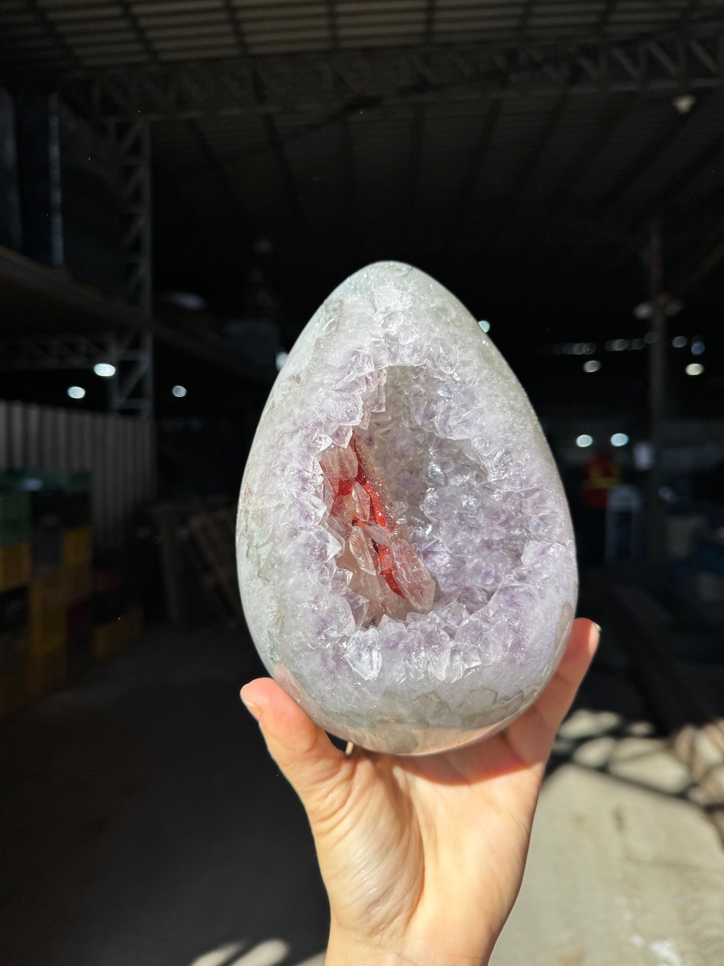 Big quartz hematite egg