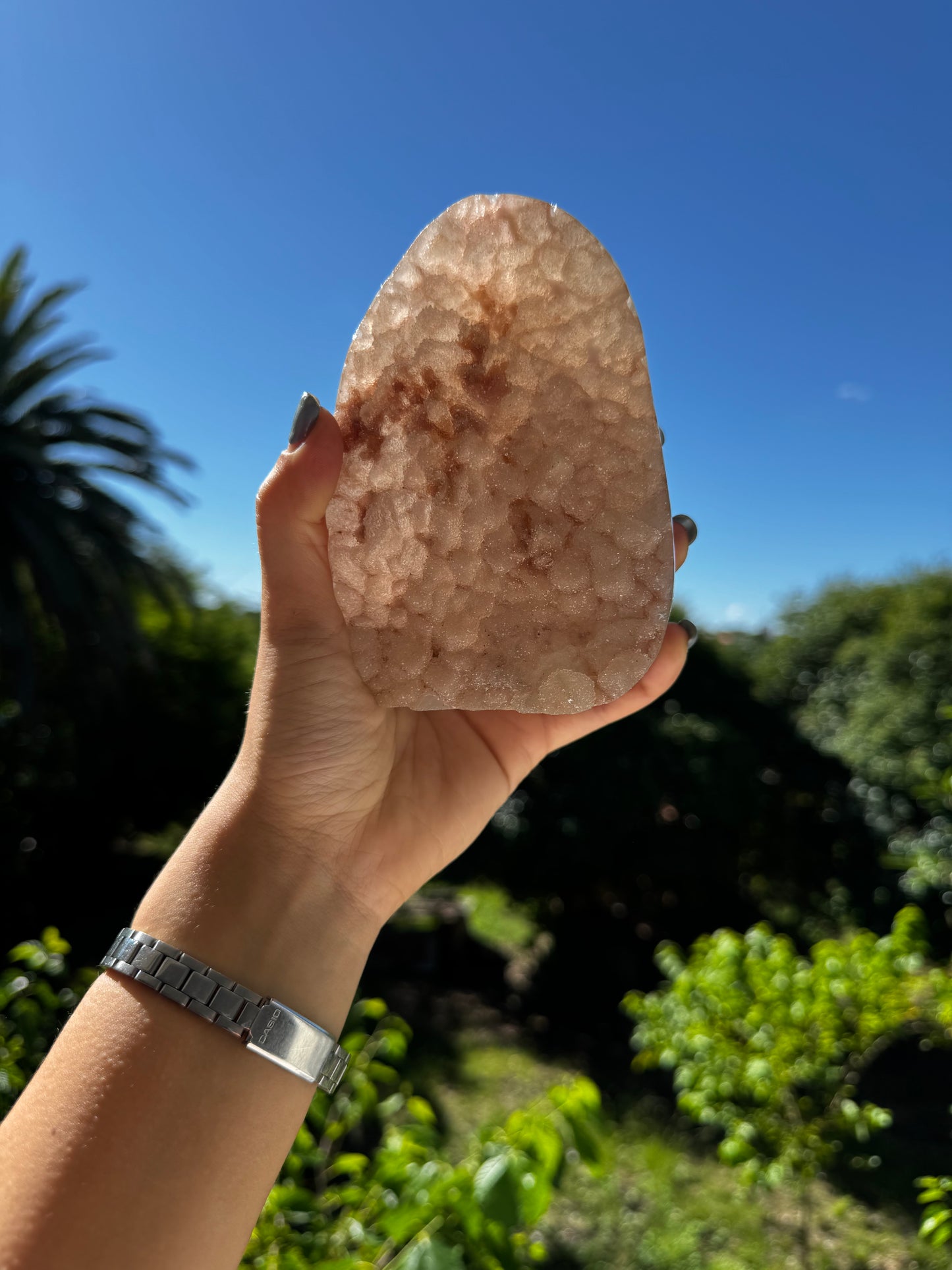 Peach quartz rainbow cut base