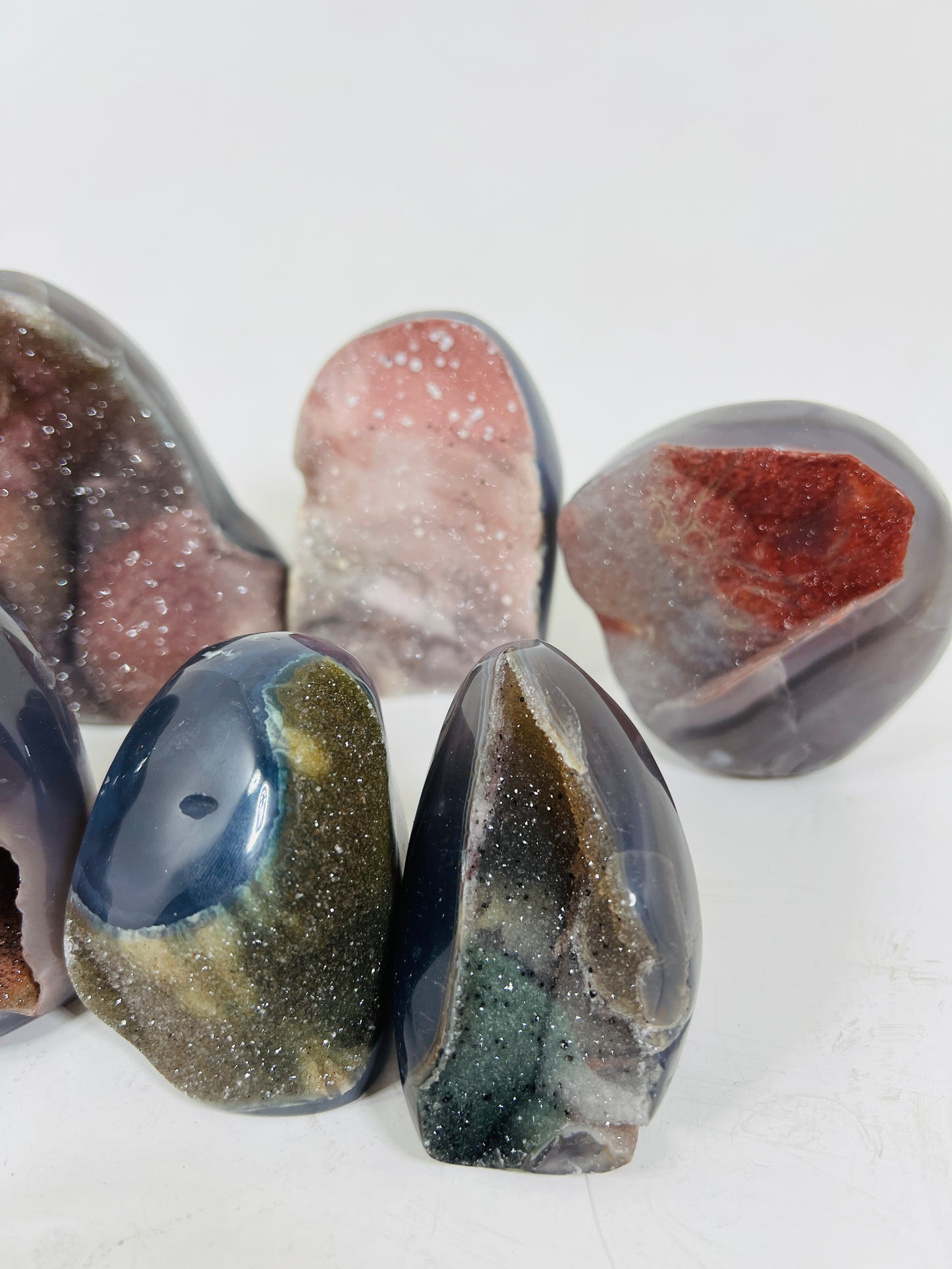 Small galaxy rainbow cut bases