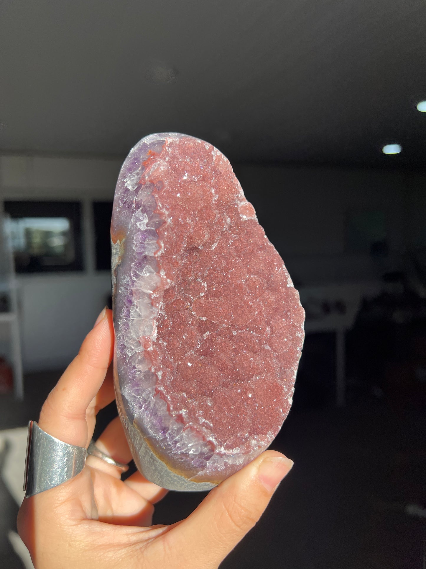 Red rainbow cut base