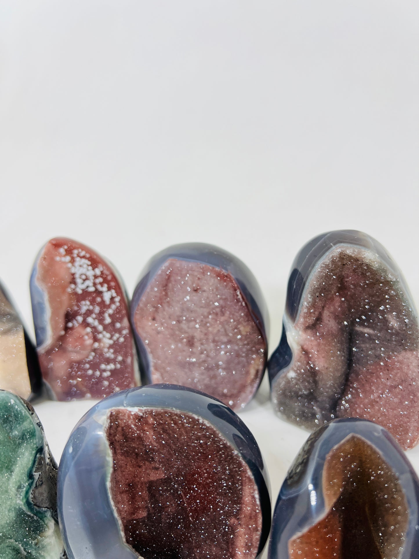 Small galaxy rainbow cut bases
