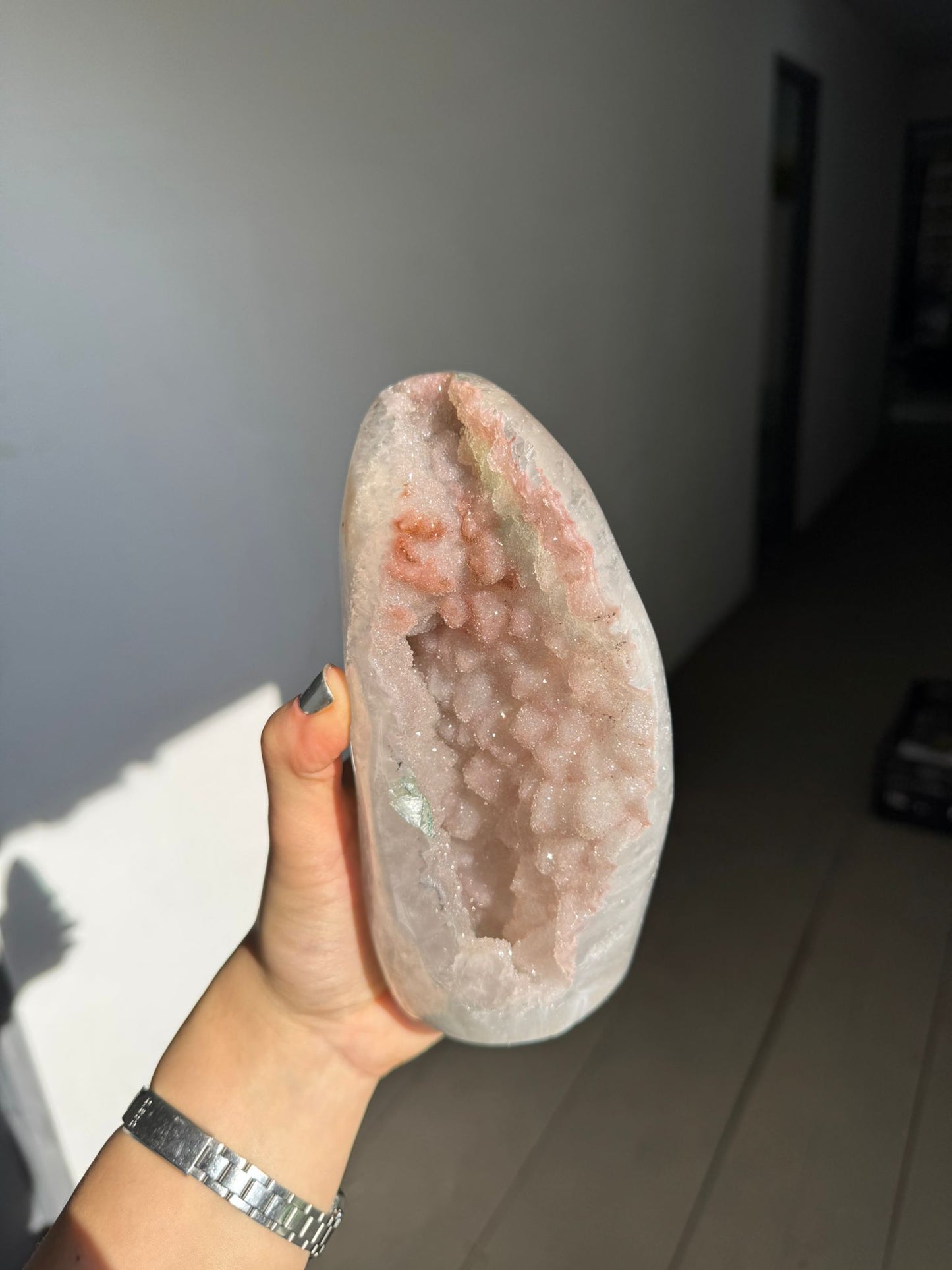 Pink pale rainbow cavity