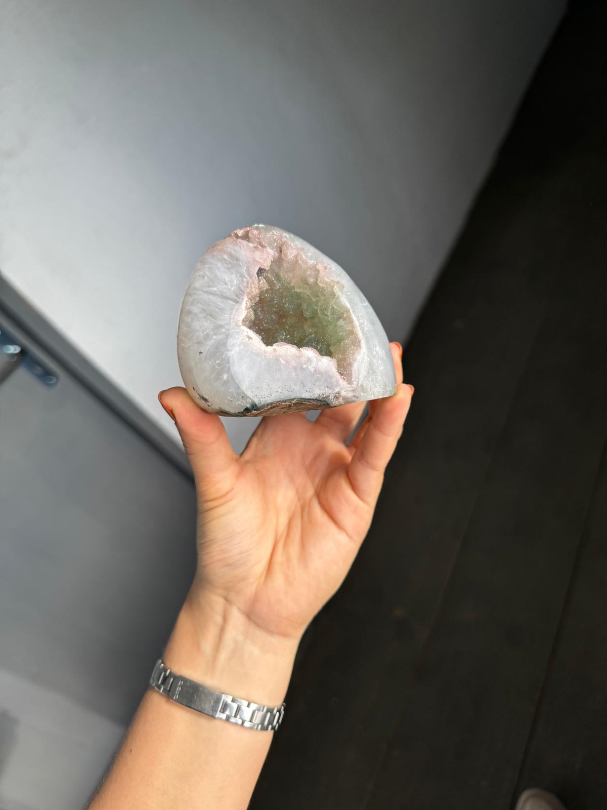 Candy quartz geode