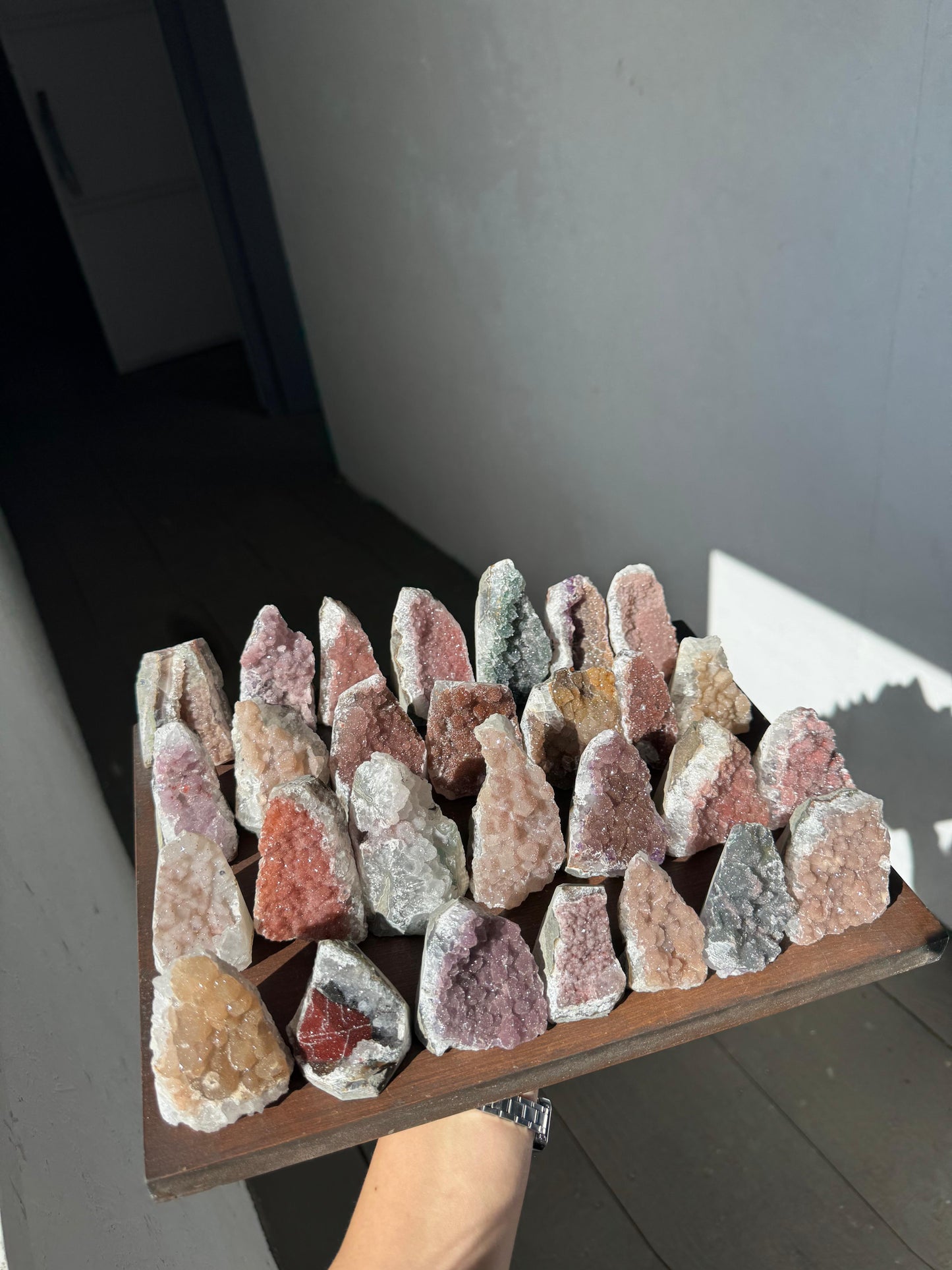 Mini Raw rainbow cut bases