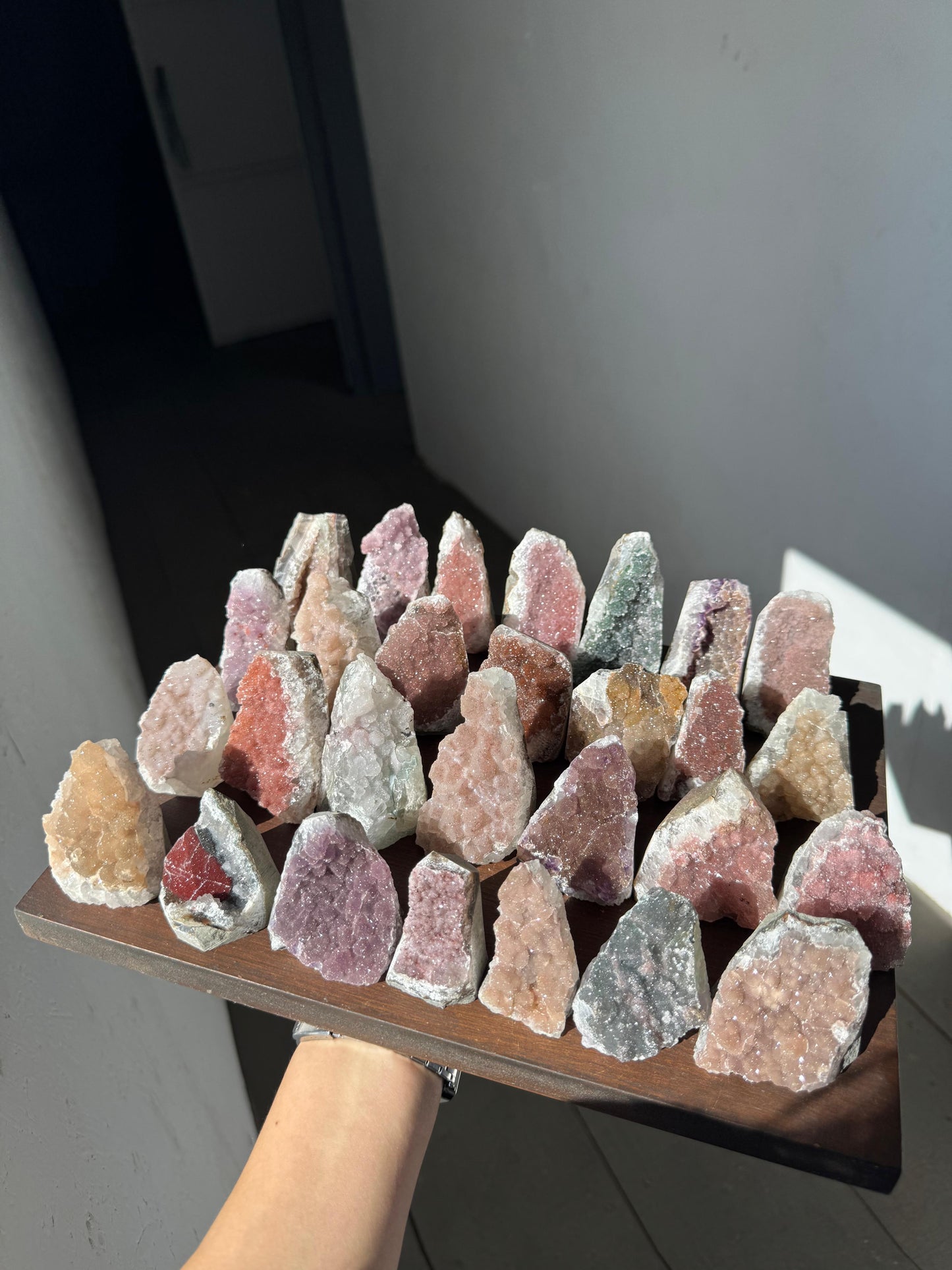 Mini Raw rainbow cut bases
