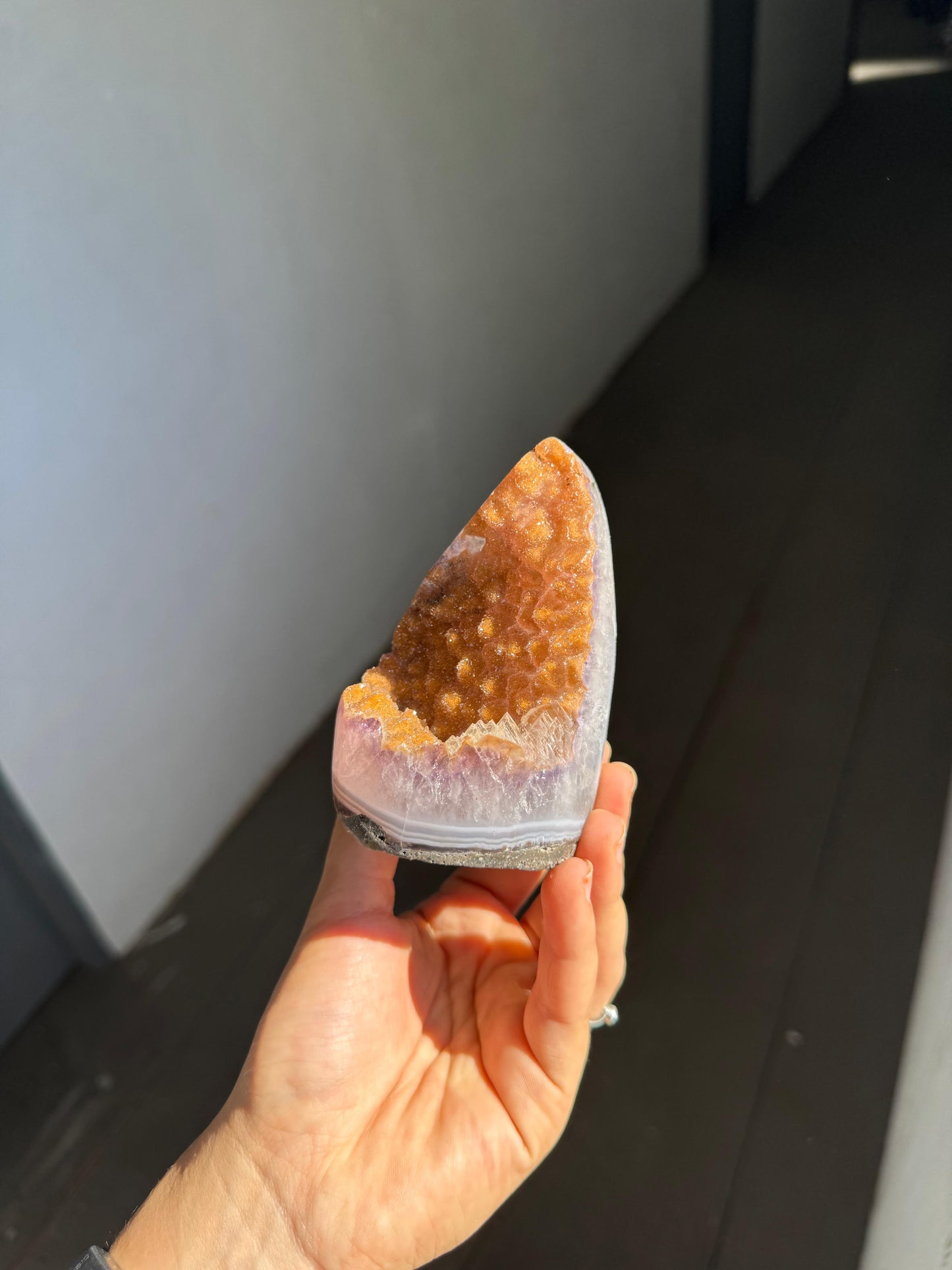 Golden amethyst cut base