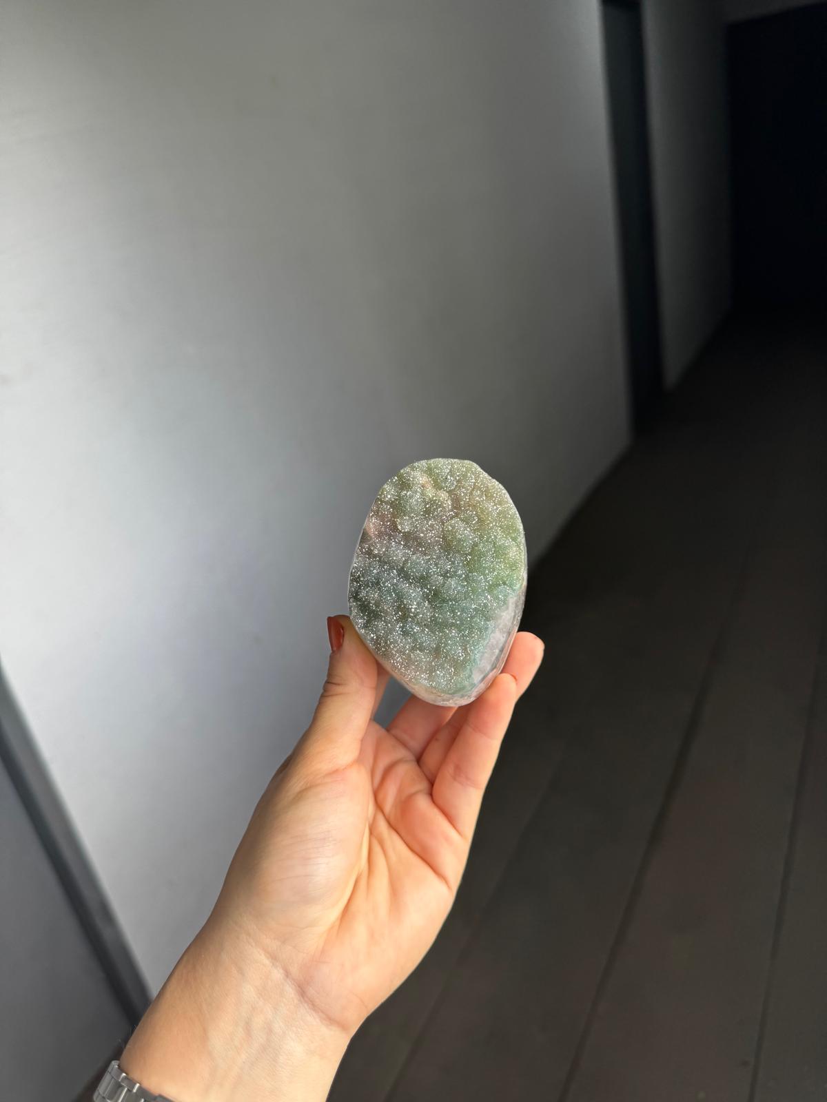 Mini green quartz cut base