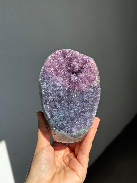 Bicolor amethyst rainbow cut base