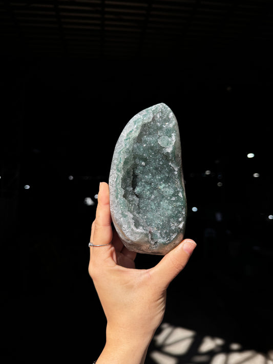 Dark green quartz piece
