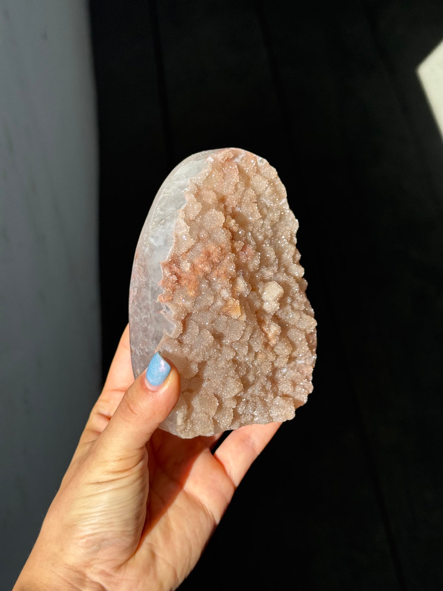 Peach quartz rainbow cut base