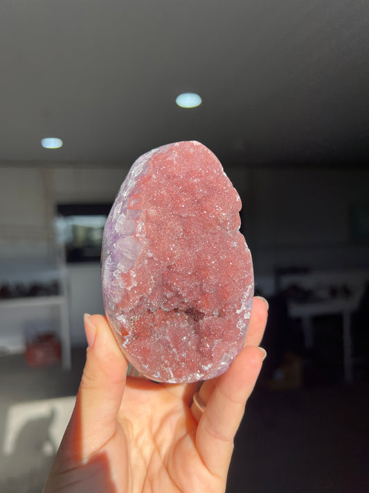 Strawberry amethyst cut base