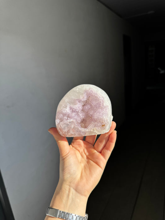 Mini lavender quartz cut base