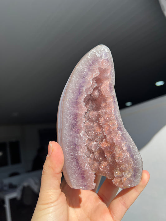 Pink rainbow cavity