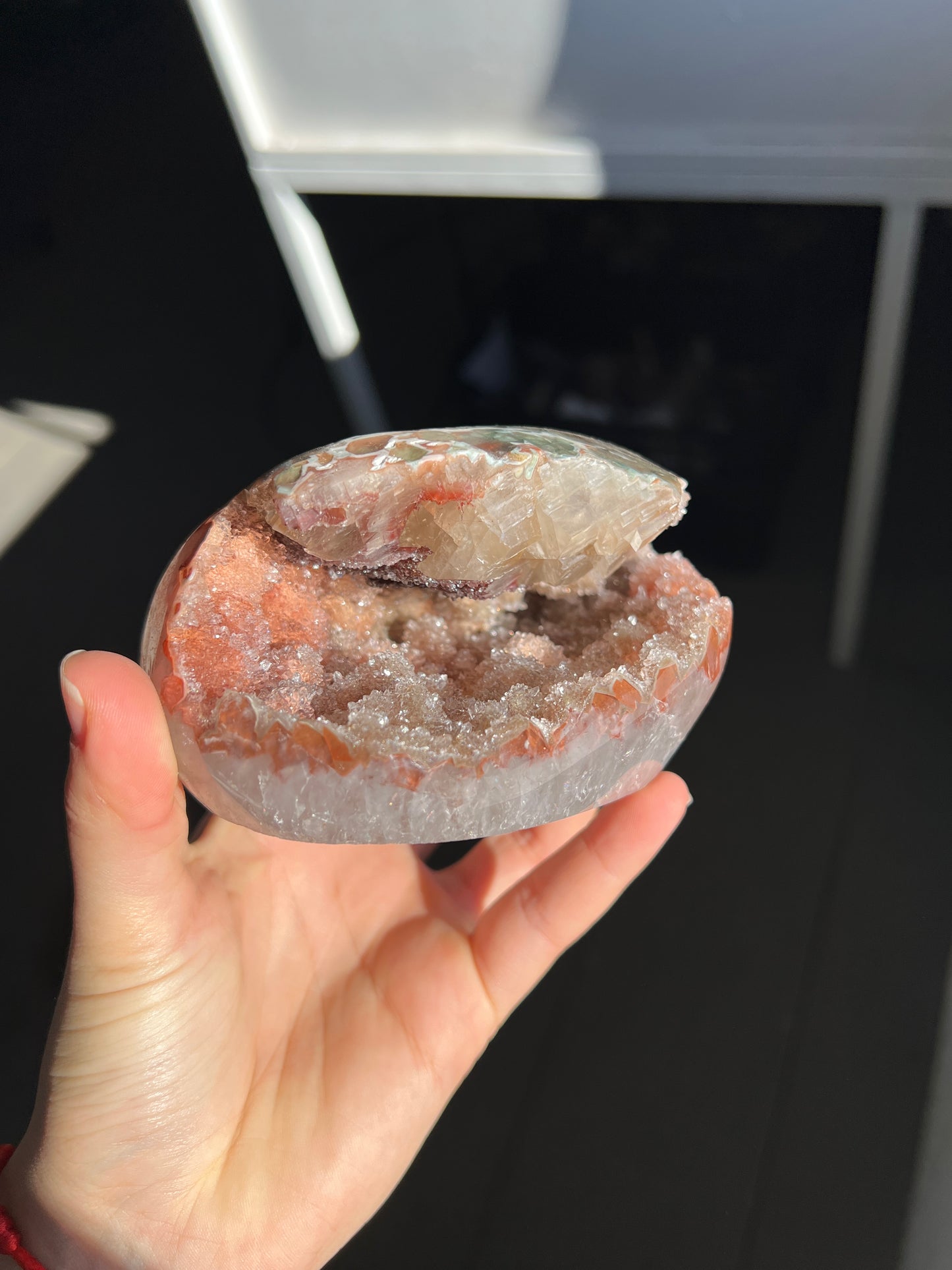 Bicolor geode