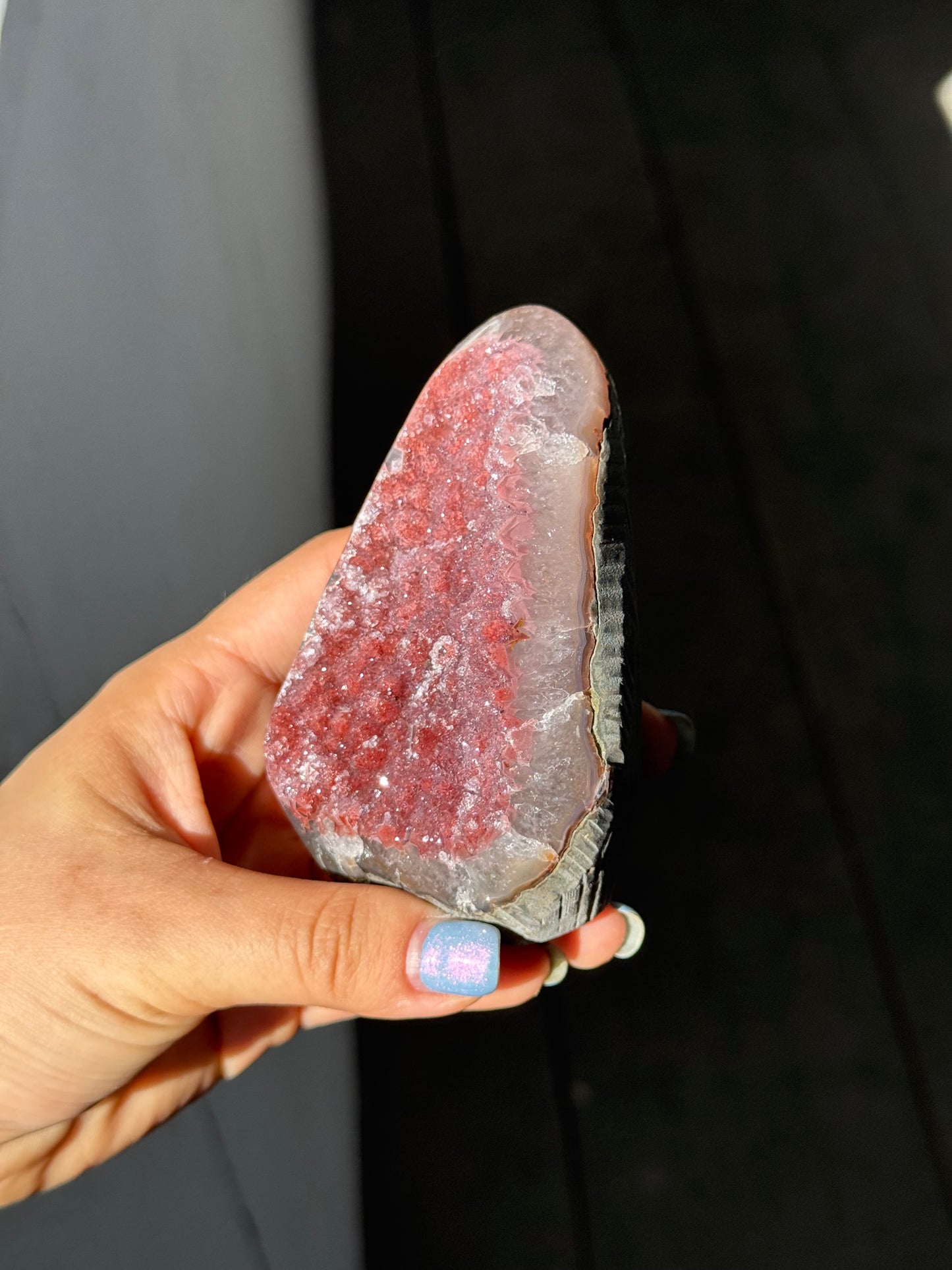 Red rainbow cut base