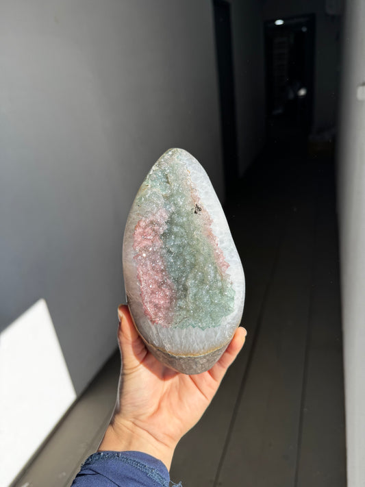 Bicolor rainbow quartz piece