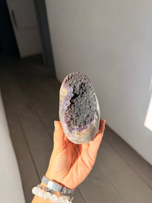 Dark blue sugar amethyst cut base