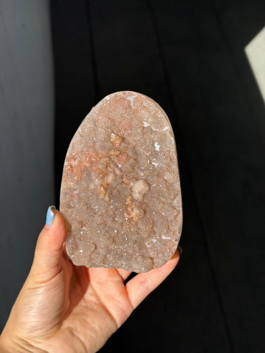 Peach quartz rainbow cut base