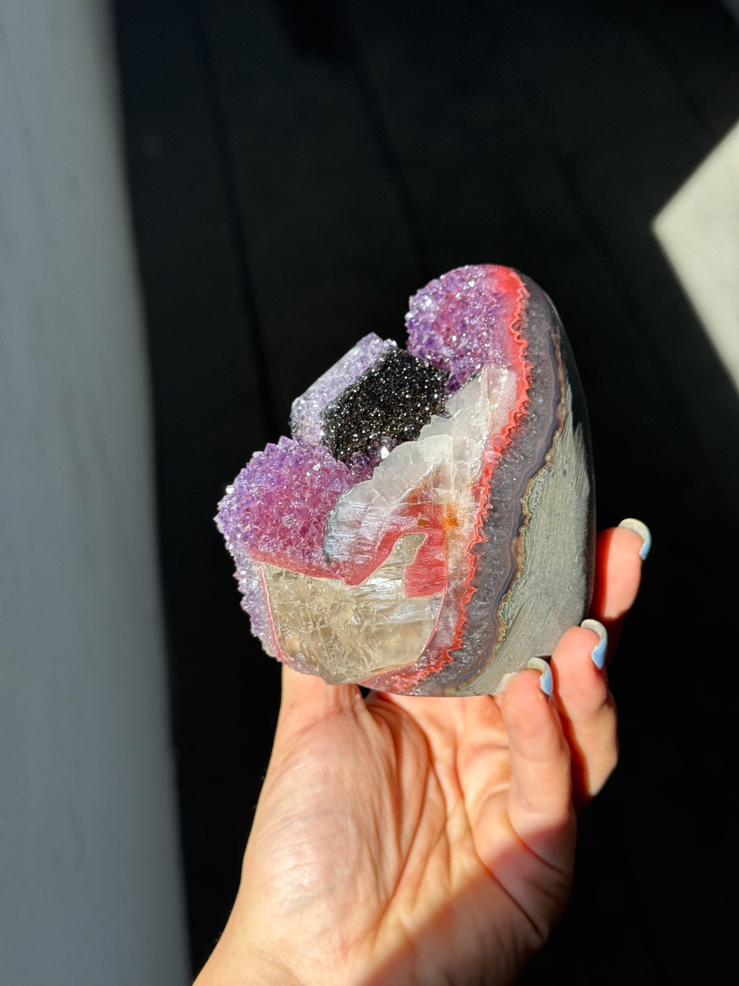 Red amethyst calcite formation