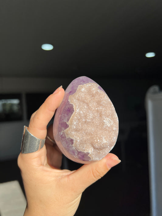 Champagne amethyst egg