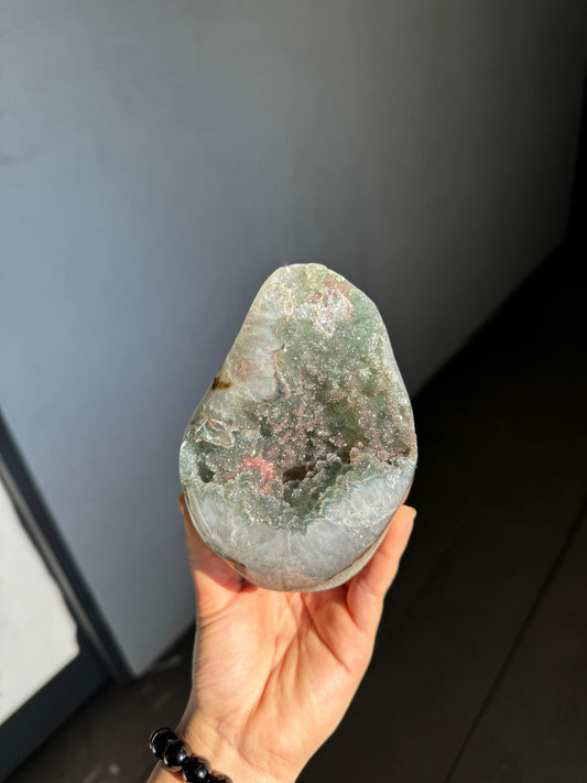 Green rainbow quartz piece
