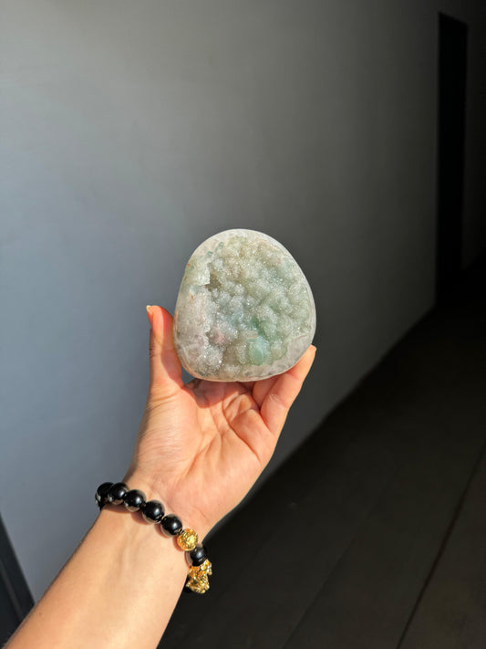 Green quartz cut base