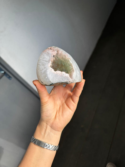 Candy quartz geode