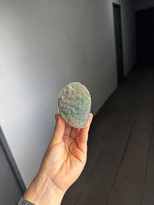 Mini green quartz cut base
