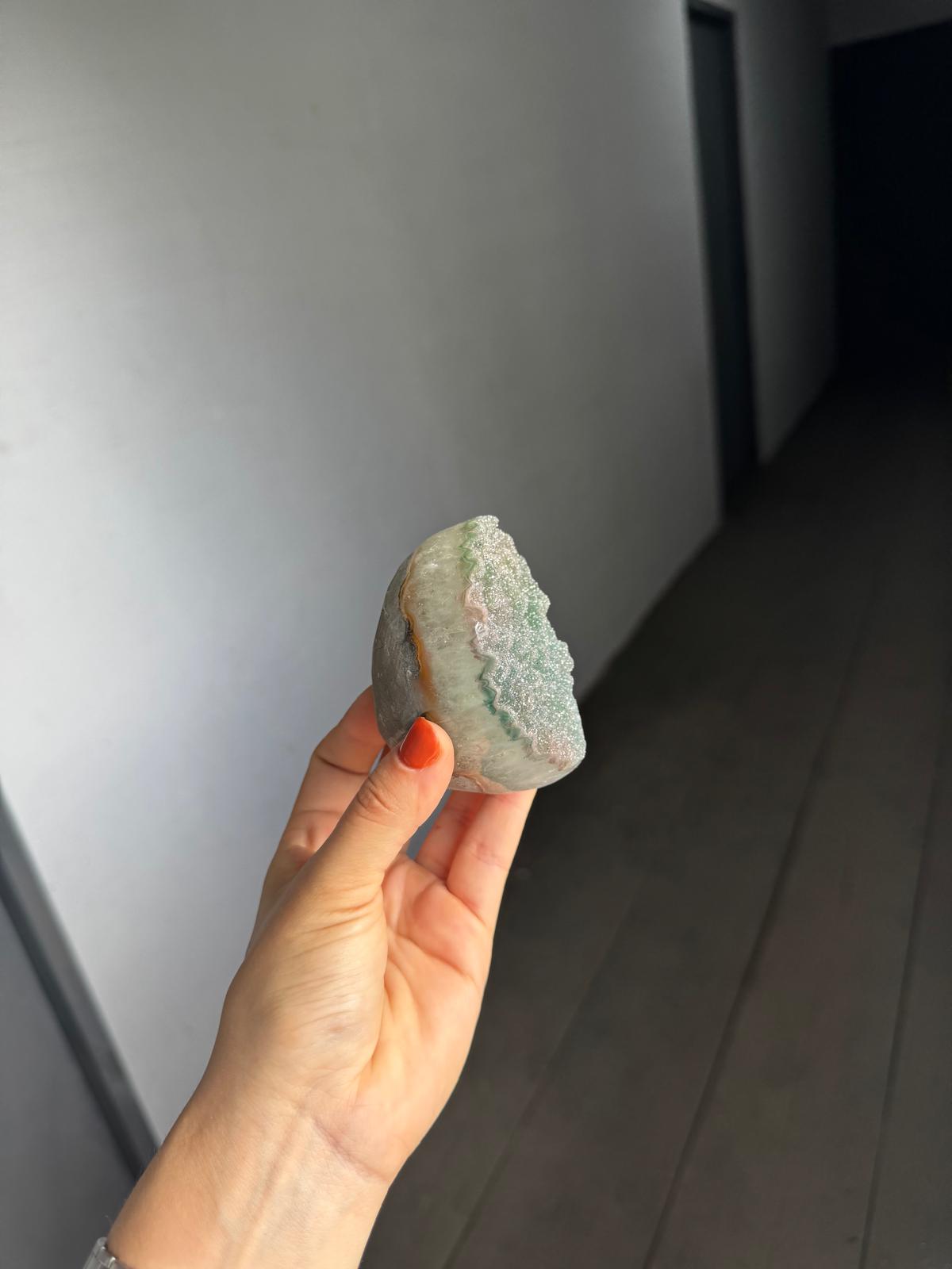 Mini green quartz cut base