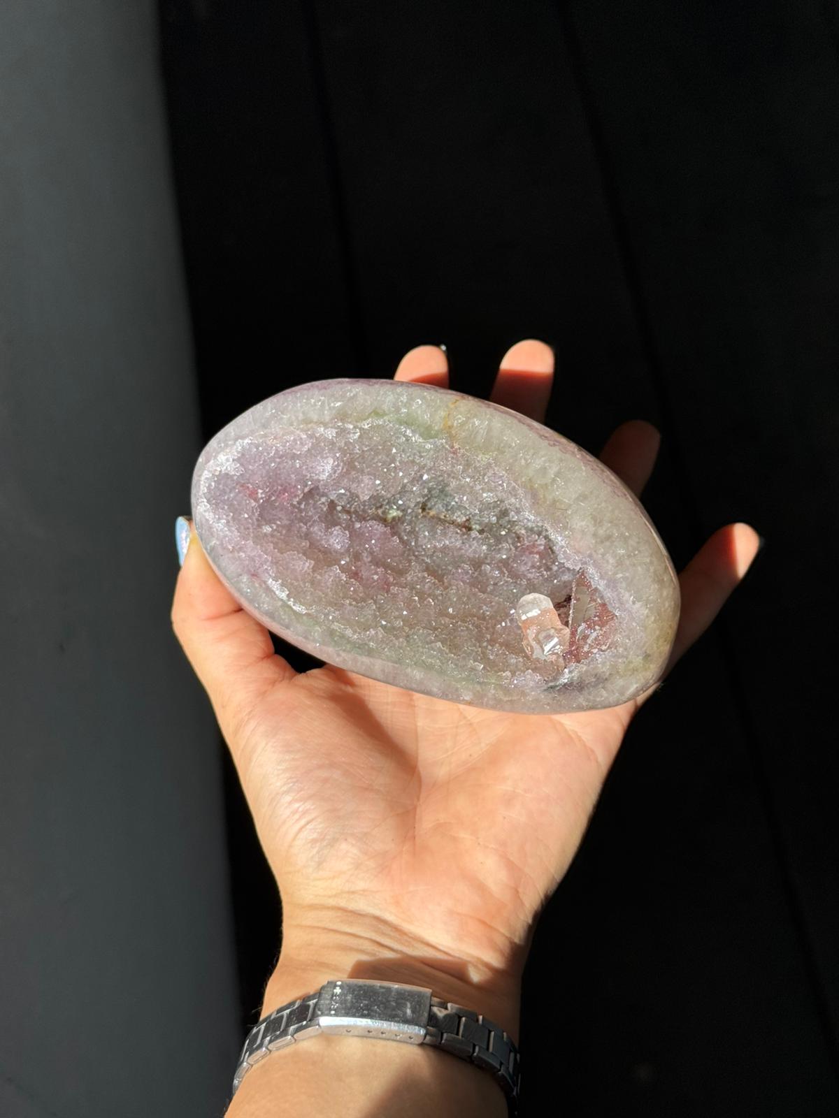 Quartz rainbow geode