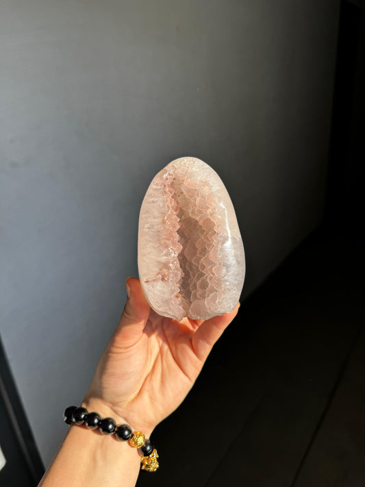 Baby pink sugar cavity
